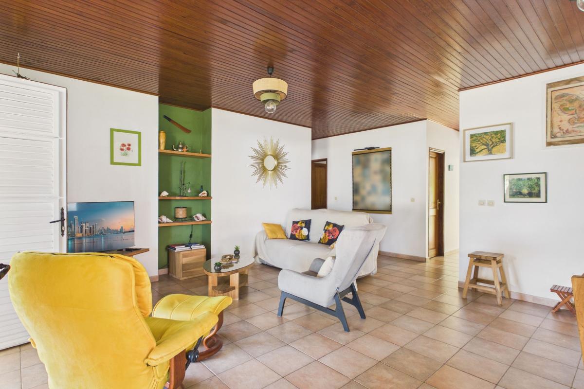 Location villa 3 chambres martinique - salon canapé